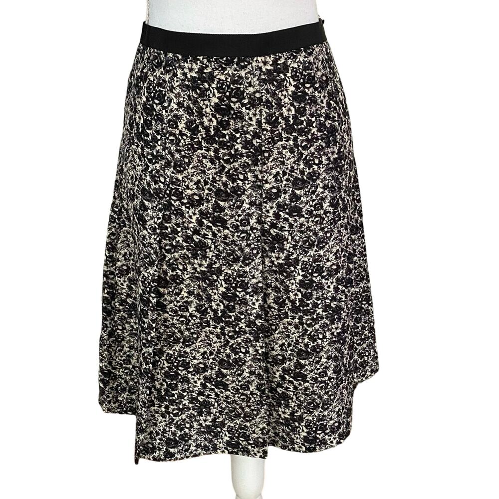 Banana Republic Size 4 Silk Floral Print A Line Pleated Skirt Black Cream Lined